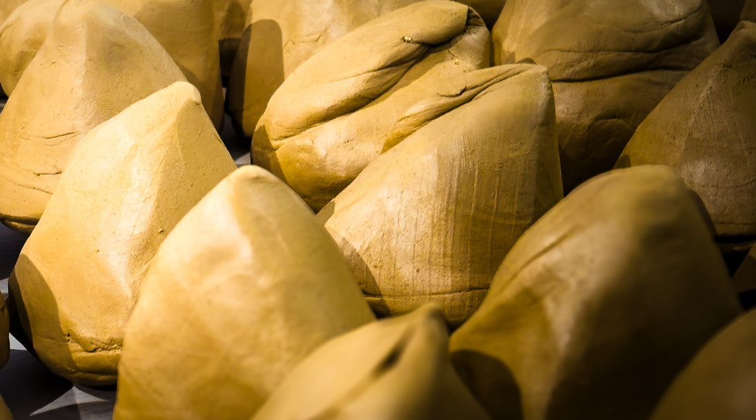 Steinzeug Ton - robustes Keramikmaterial für Töpferei