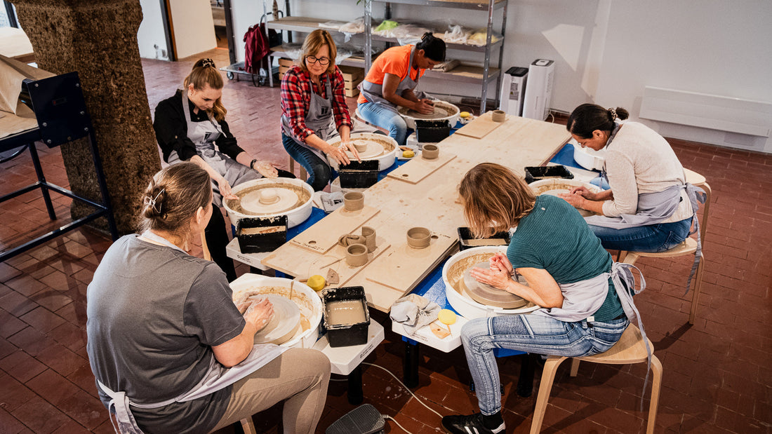 Töpferkurs mit Petra - Anfänger lernen an der Töpferscheibe